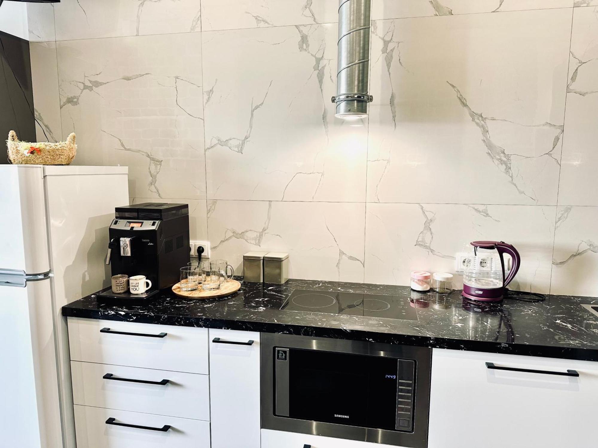 Modern Apartments With A Coffee Machine In The City Center, A View Of The City Rivne Zewnętrze zdjęcie